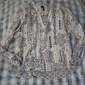 Maurices 🖤  Cream Long Sleeve Sheer Blouse (486)